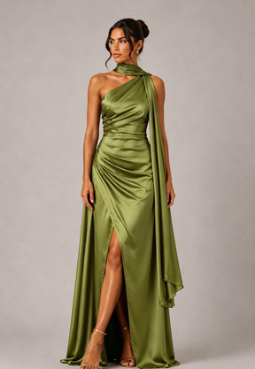 Sciarpa da sera in raso, design avvolgente per ogni occasione