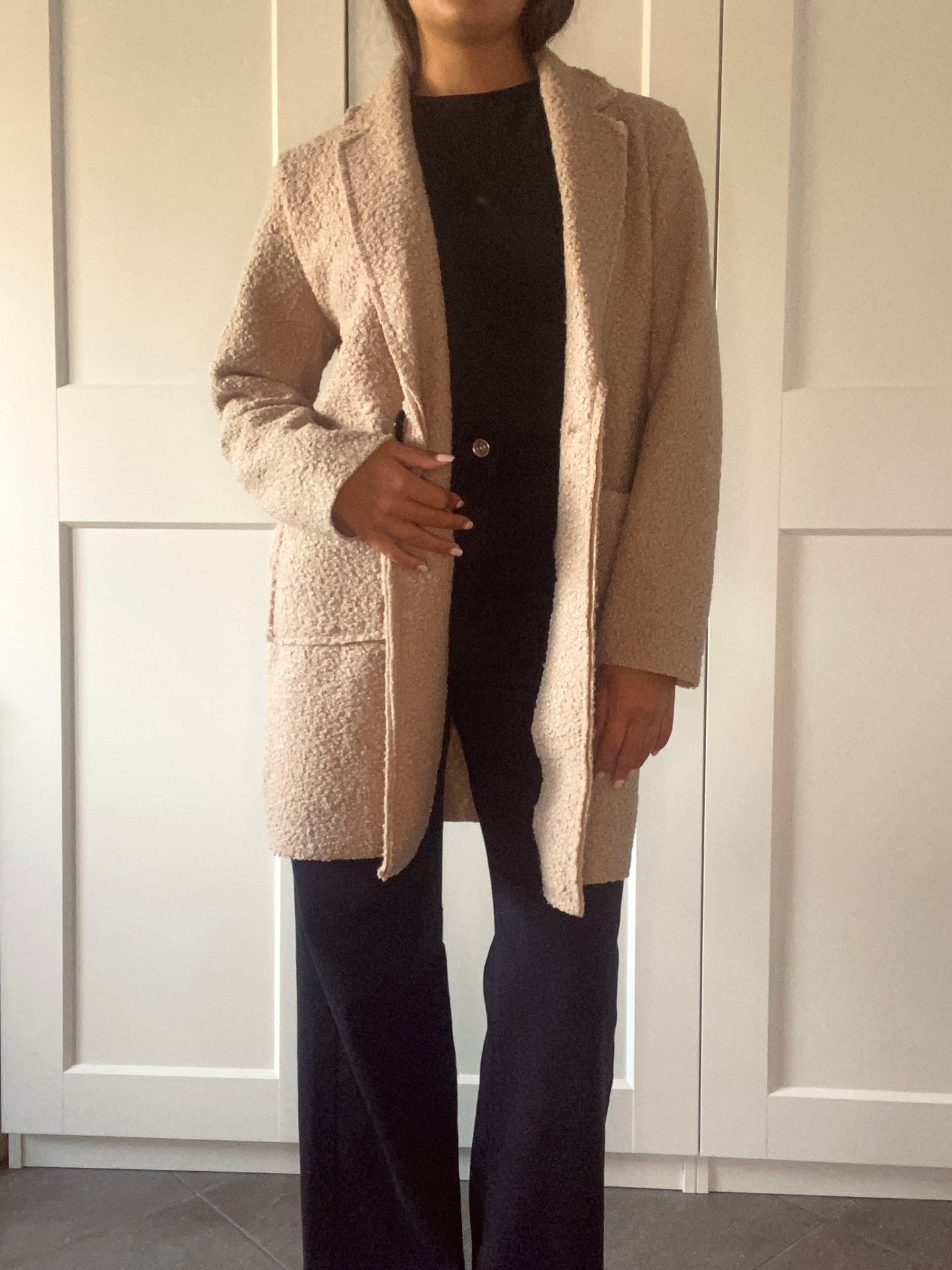 Cappotto Giacca Nolina – Taglio dritto e tasche frontali