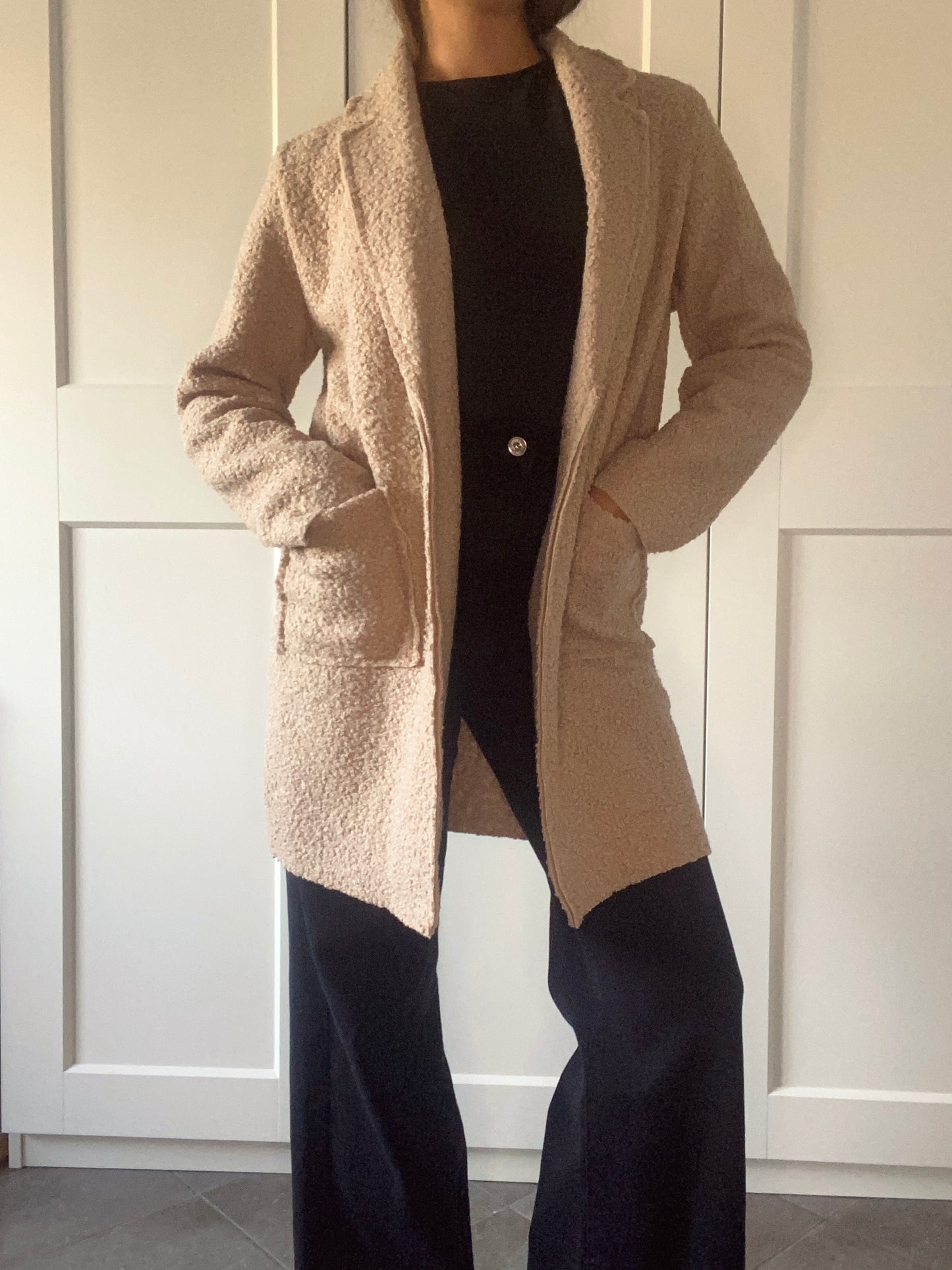 Cappotto Giacca Nolina – Taglio dritto e tasche frontali