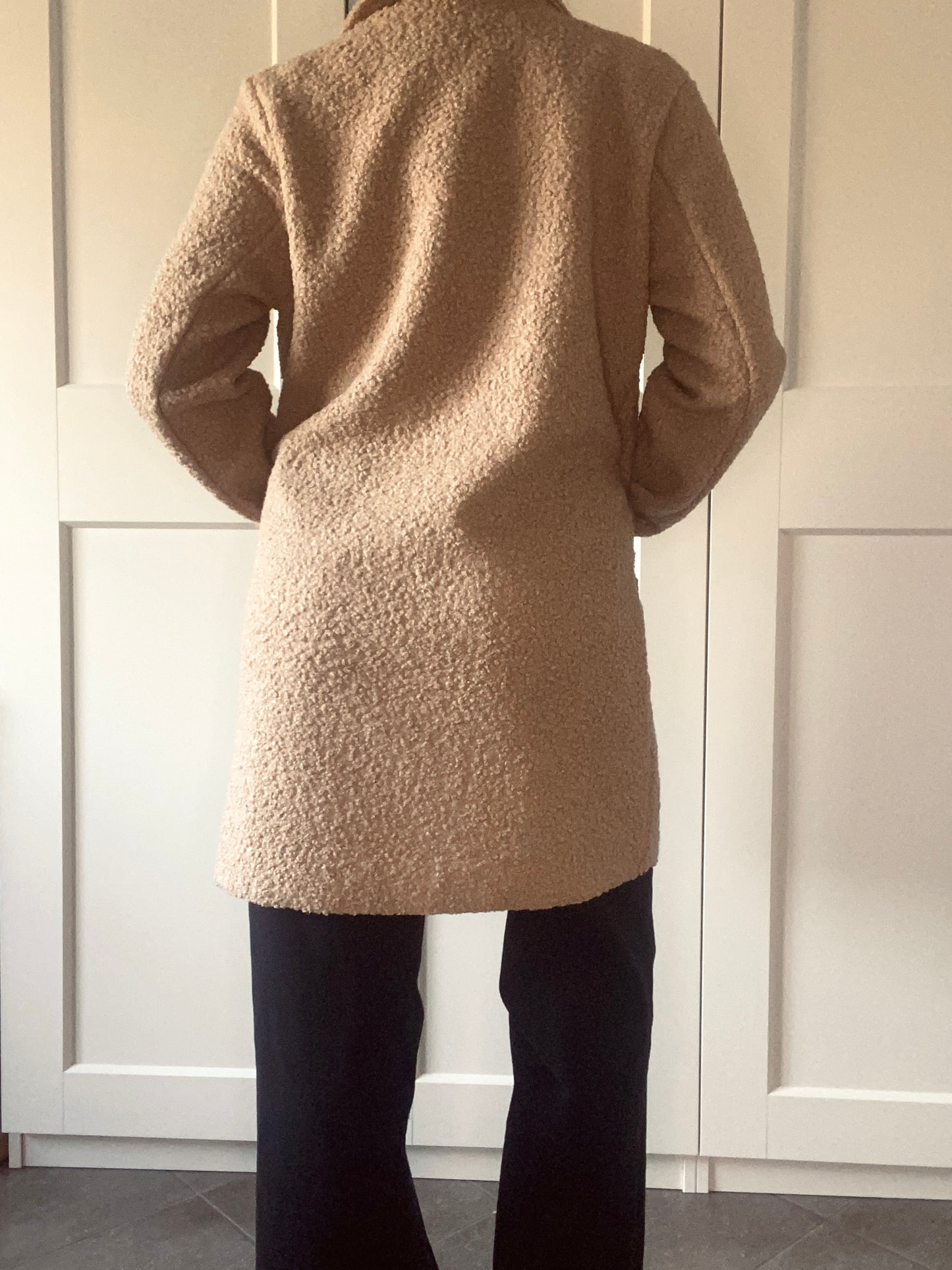 Cappotto Giacca Nolina – Taglio dritto e tasche frontali