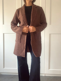 Cappotto Giacca Nolina – Taglio dritto e tasche frontali