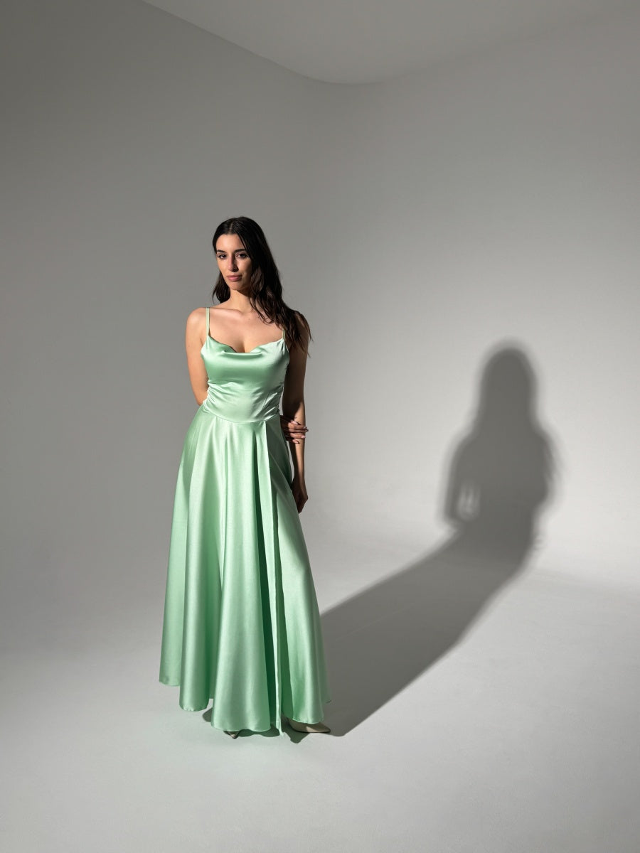 Abito elegante lungo con spaccatura laterale Maria