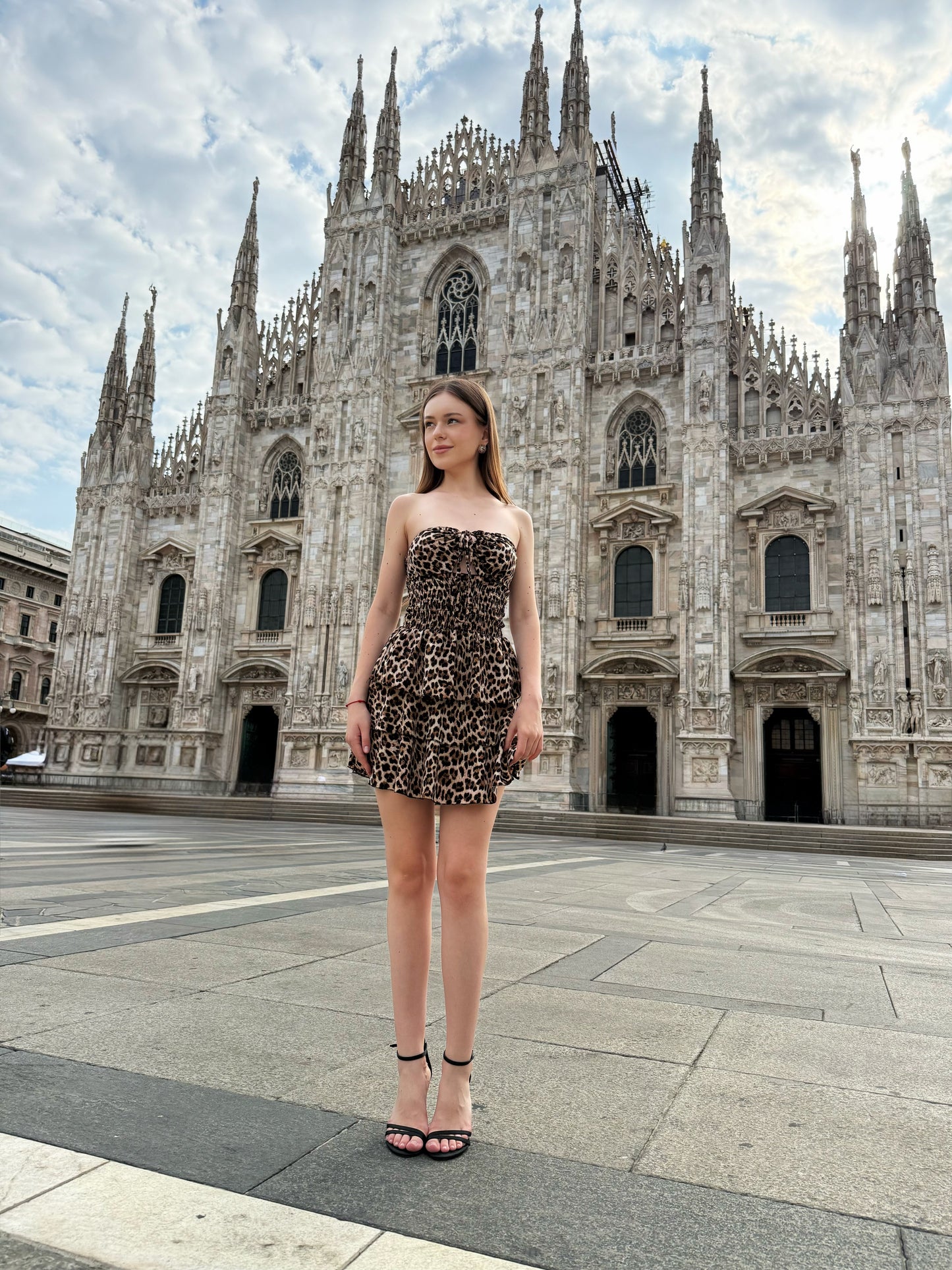 Abito “Savana” – Vestito Corto Leopardato con Spalline Sottili e Gonna Svasata