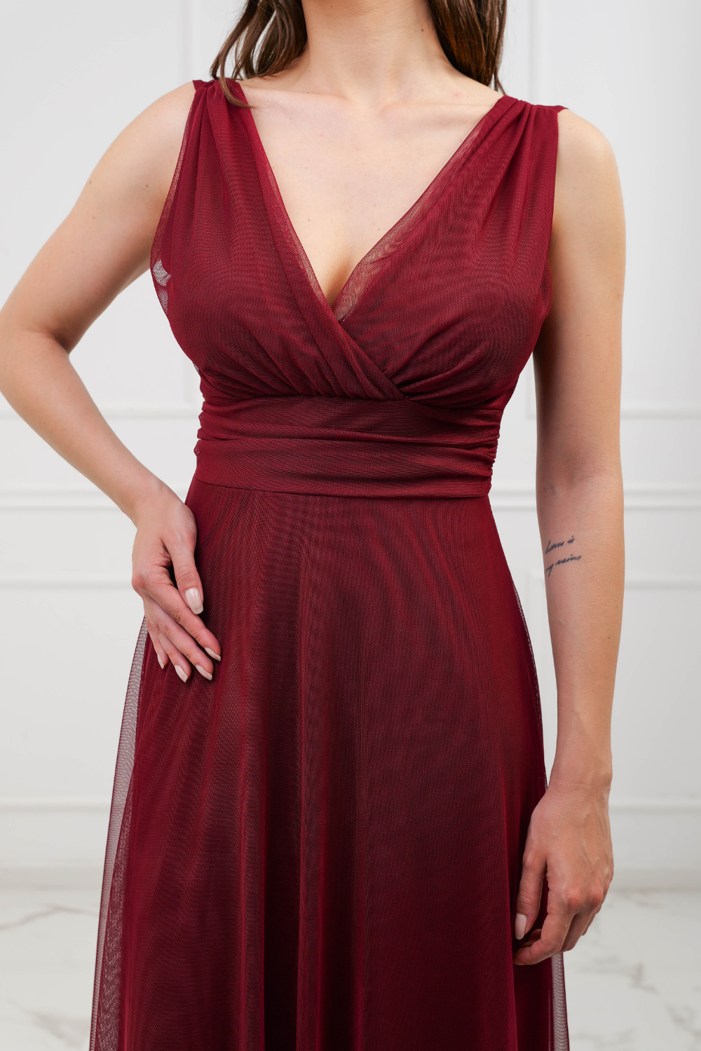 Abito da damigella in tulle con scollo a V Flavia