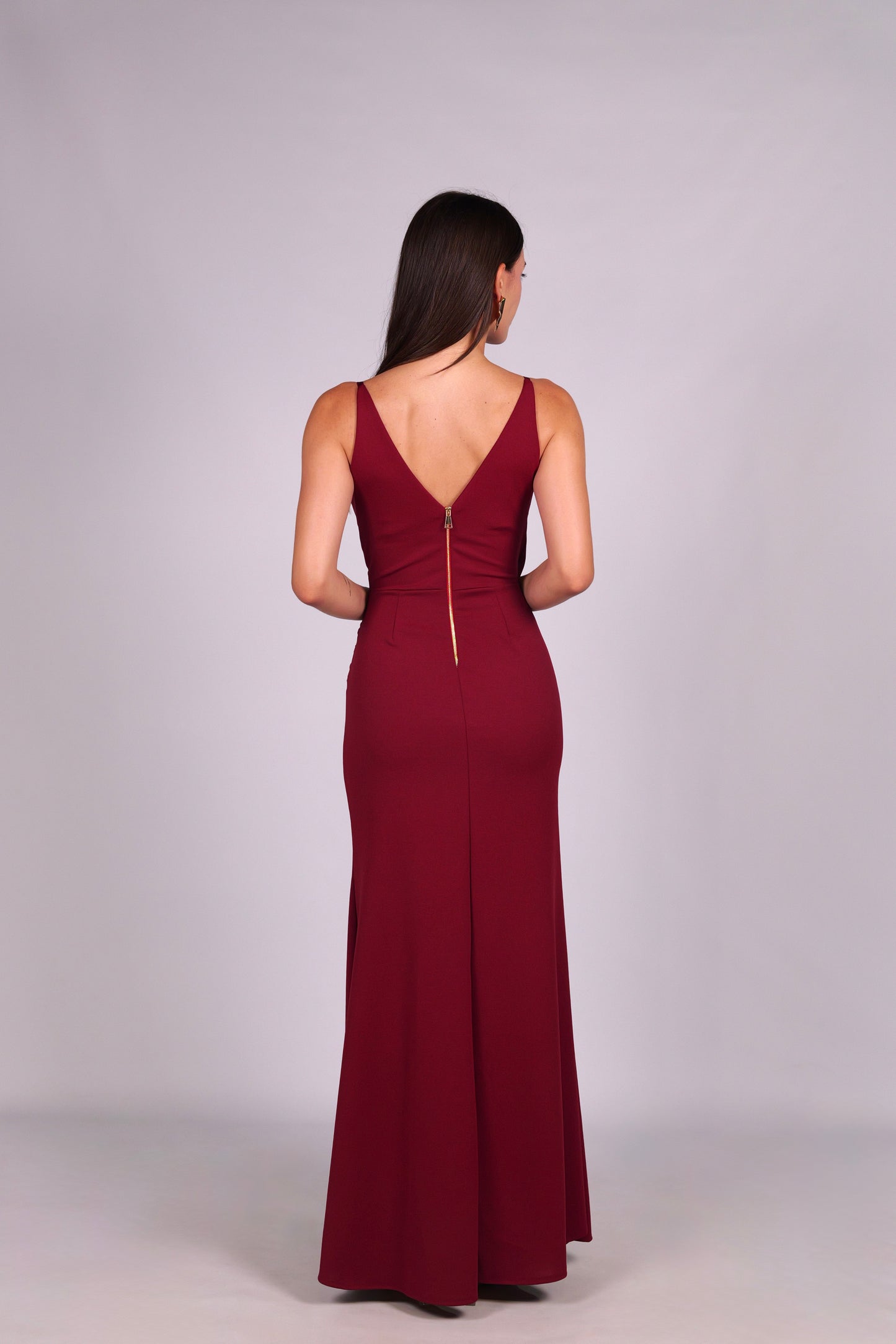 Abito “Loreta” – Eleganza drappeggiata con spacco frontale