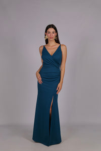 Abito “Loreta” – Eleganza drappeggiata con spacco frontale