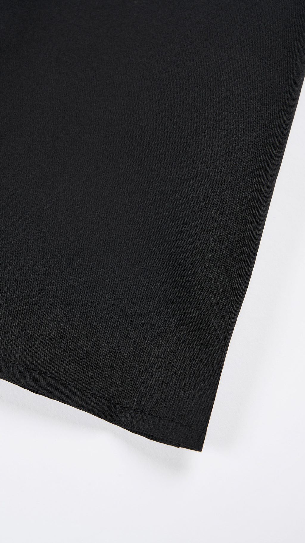 Abito lungo elegante con scollo a collo alto a fiocco, design bicolore con top asimmetrico e gonna fluida