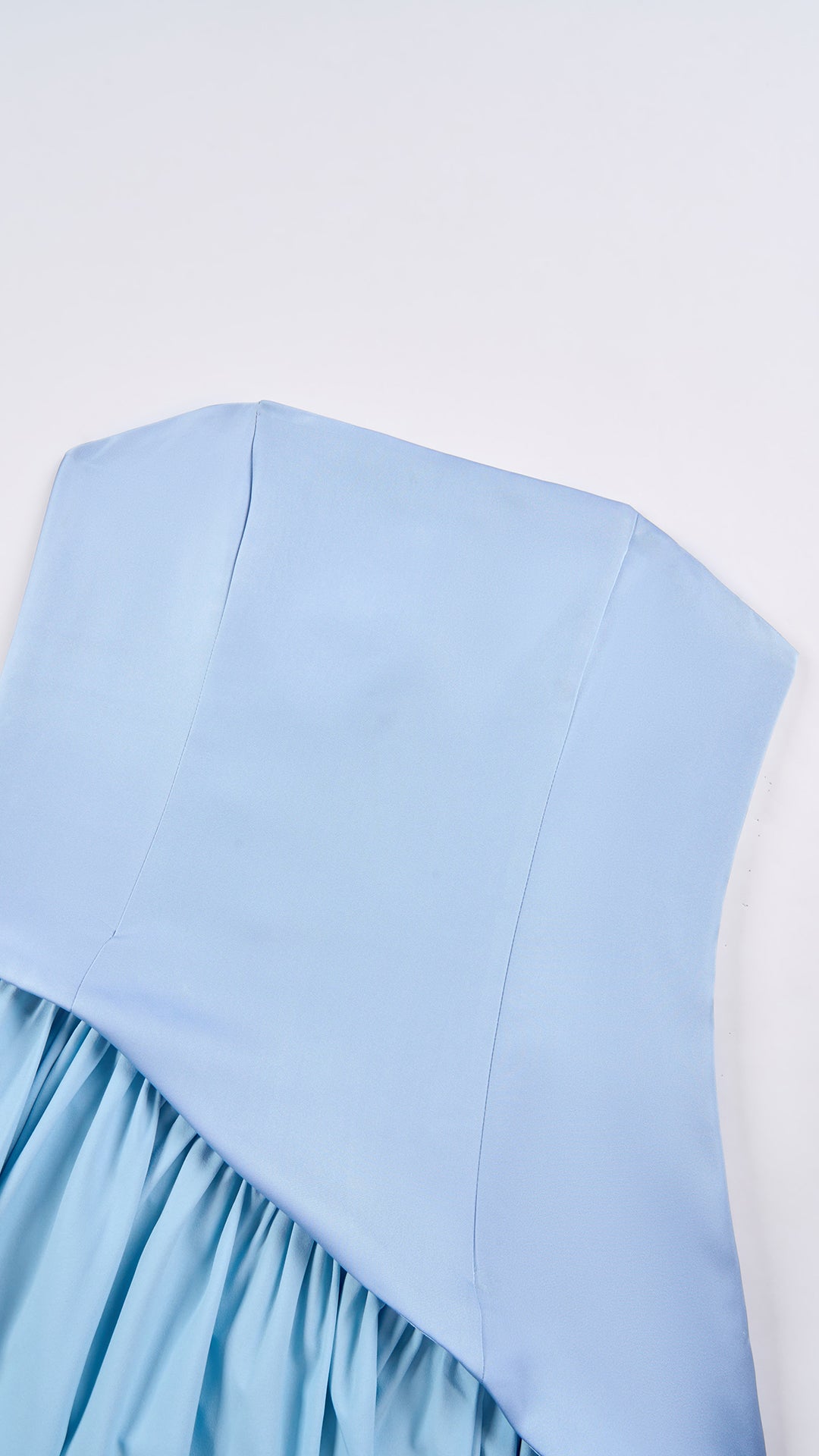 Abito lungo elegante con scollo a collo alto a fiocco, design bicolore con top asimmetrico e gonna fluida