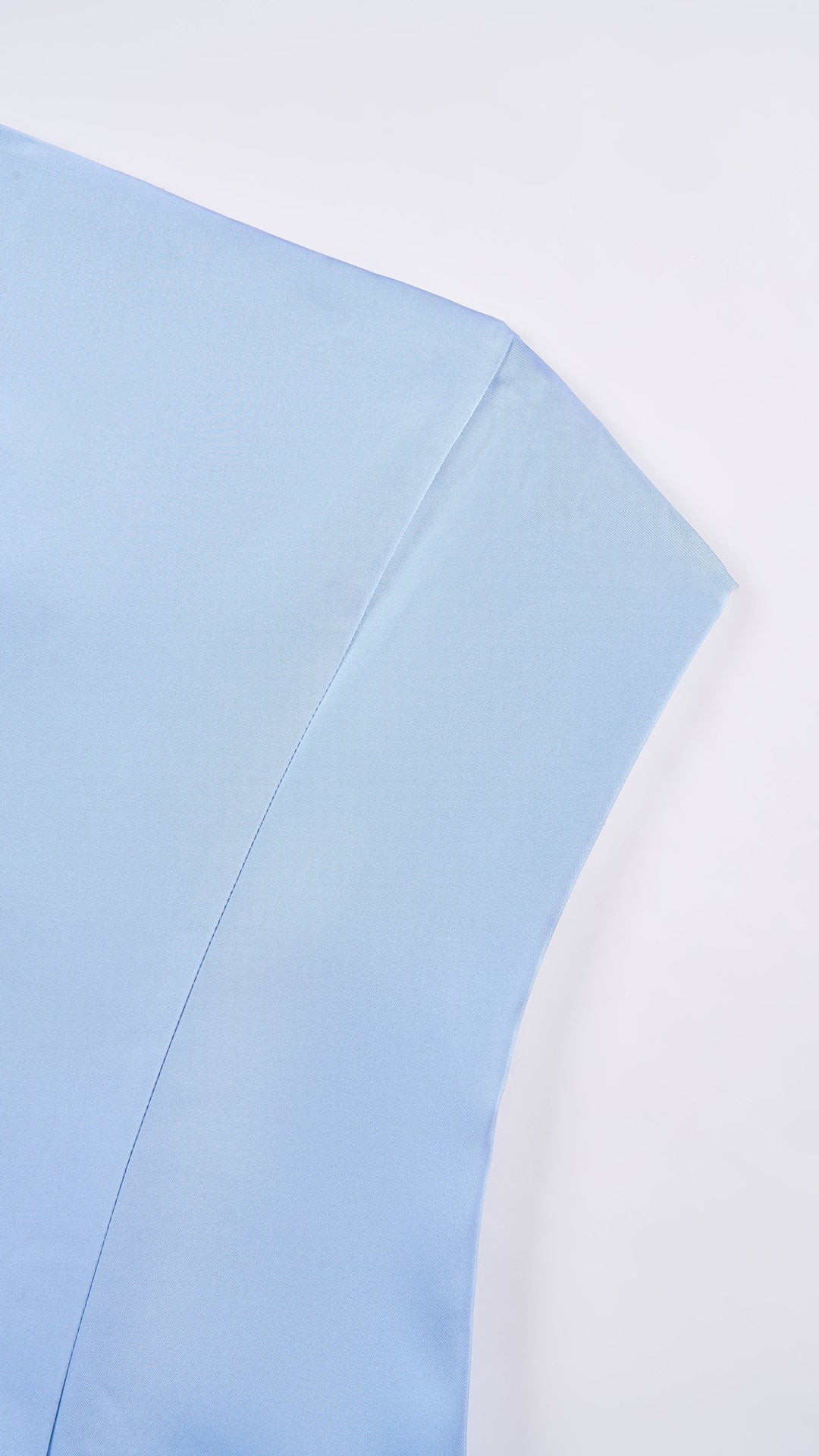 Abito lungo elegante con scollo a collo alto a fiocco, design bicolore con top asimmetrico e gonna fluida
