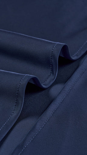 Abito lungo elegante senza maniche con scollo a collo drappeggiato e dettaglio a fibbia, in tessuto fluido, per cerimonie e occasioni speciali