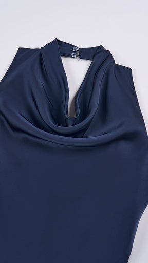 Abito lungo elegante senza maniche con scollo a collo drappeggiato e dettaglio a fibbia, in tessuto fluido, per cerimonie e occasioni speciali