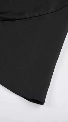 Abito lungo elegante senza maniche con scollo a collo drappeggiato e dettaglio a fibbia, in tessuto fluido, per cerimonie e occasioni speciali