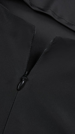 Abito lungo elegante senza maniche con scollo a collo drappeggiato e dettaglio a fibbia, in tessuto fluido, per cerimonie e occasioni speciali