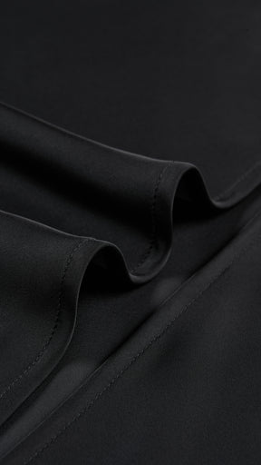 Abito lungo elegante senza maniche con scollo a collo drappeggiato e dettaglio a fibbia, in tessuto fluido, per cerimonie e occasioni speciali
