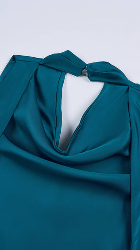 Abito lungo elegante senza maniche con scollo a collo drappeggiato e dettaglio a fibbia, in tessuto fluido, per cerimonie e occasioni speciali