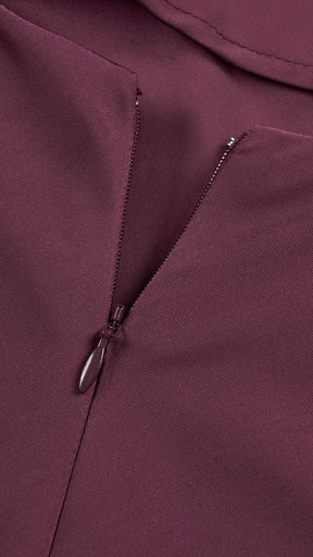 Abito lungo elegante senza maniche con scollo a collo drappeggiato e dettaglio a fibbia, in tessuto fluido, per cerimonie e occasioni speciali