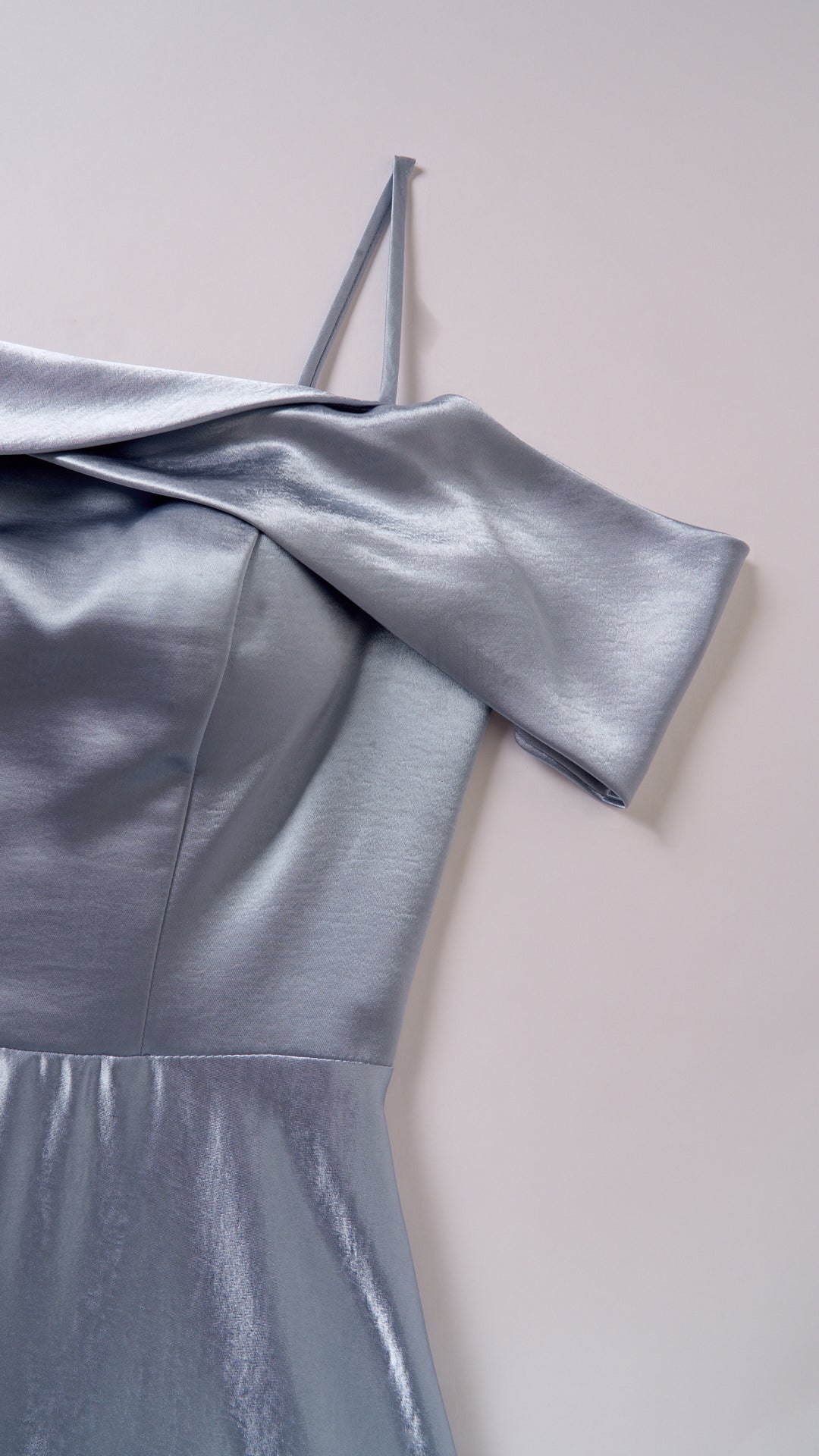 Vestito Lungo Satin Donna con Colletto Alto e Spalle Scoperte, Abito Elegante Cerimonia Busto Arricciato e Gonna Svasata