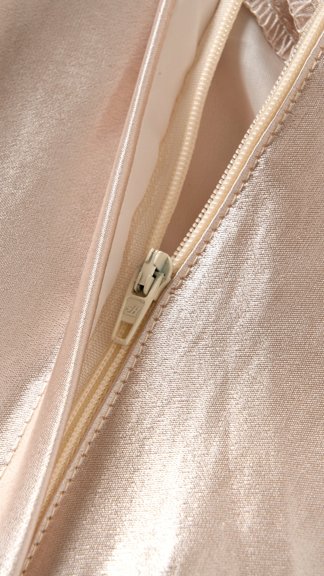 Vestito Lungo Satin Donna con Colletto Alto e Spalle Scoperte, Abito Elegante Cerimonia Busto Arricciato e Gonna Svasata