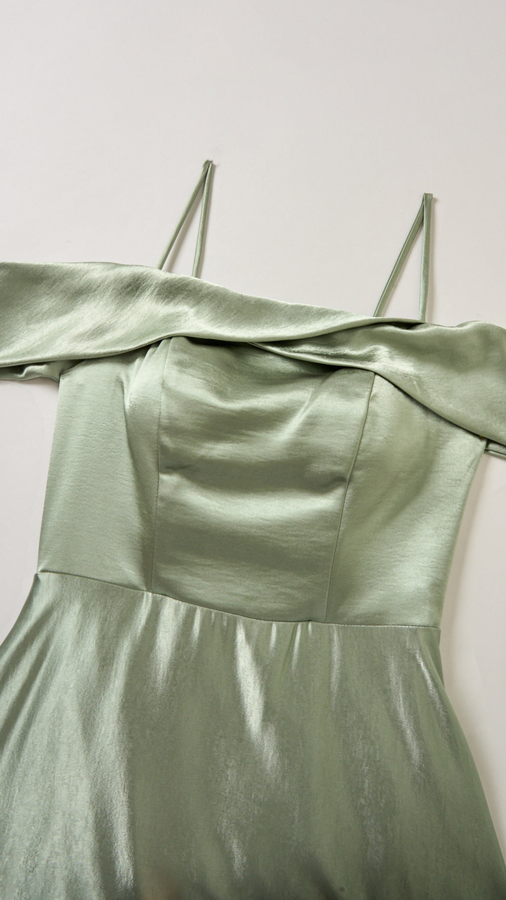 Vestito Lungo Satin Donna con Colletto Alto e Spalle Scoperte, Abito Elegante Cerimonia Busto Arricciato e Gonna Svasata
