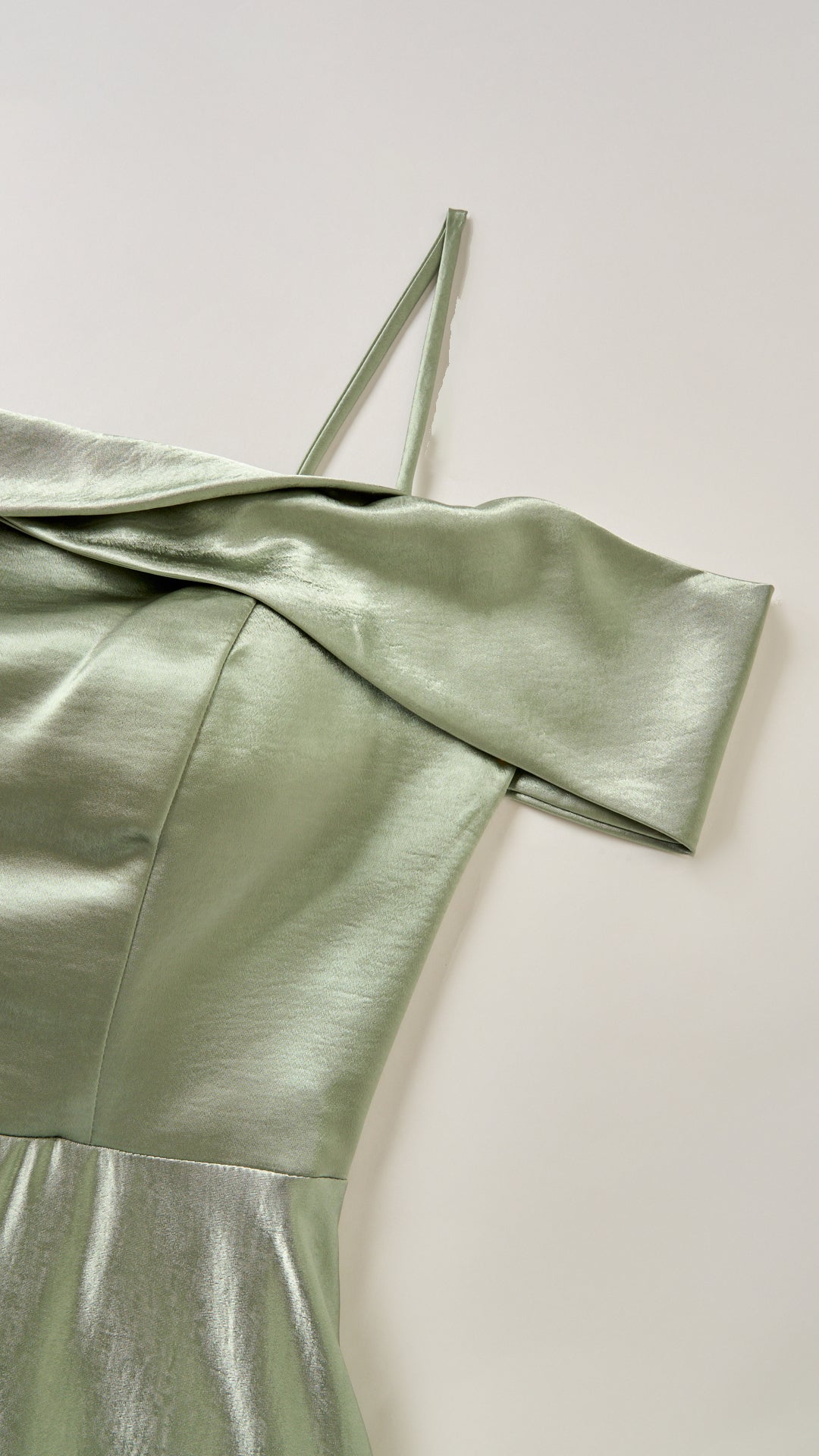 Vestito Lungo Satin Donna con Colletto Alto e Spalle Scoperte, Abito Elegante Cerimonia Busto Arricciato e Gonna Svasata