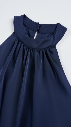 Abito lungo elegante con scollo a collo alto, senza maniche, in raso fluido, per cerimonie e occasioni speciali