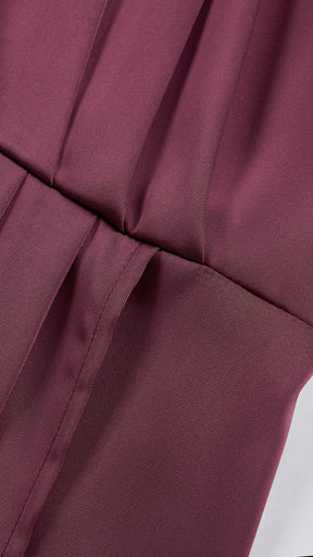 Abito lungo elegante con scollo a collo alto, senza maniche, in raso fluido, per cerimonie e occasioni speciali