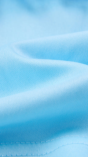 Abito midi elegante a spalline sottili con scollo a fascia, tessuto jacquard floreale e dettaglio a croce sul retro