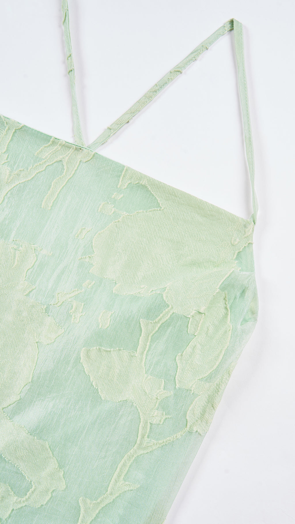 Abito midi elegante a spalline sottili con scollo a fascia, tessuto jacquard floreale e dettaglio a croce sul retro（副本）