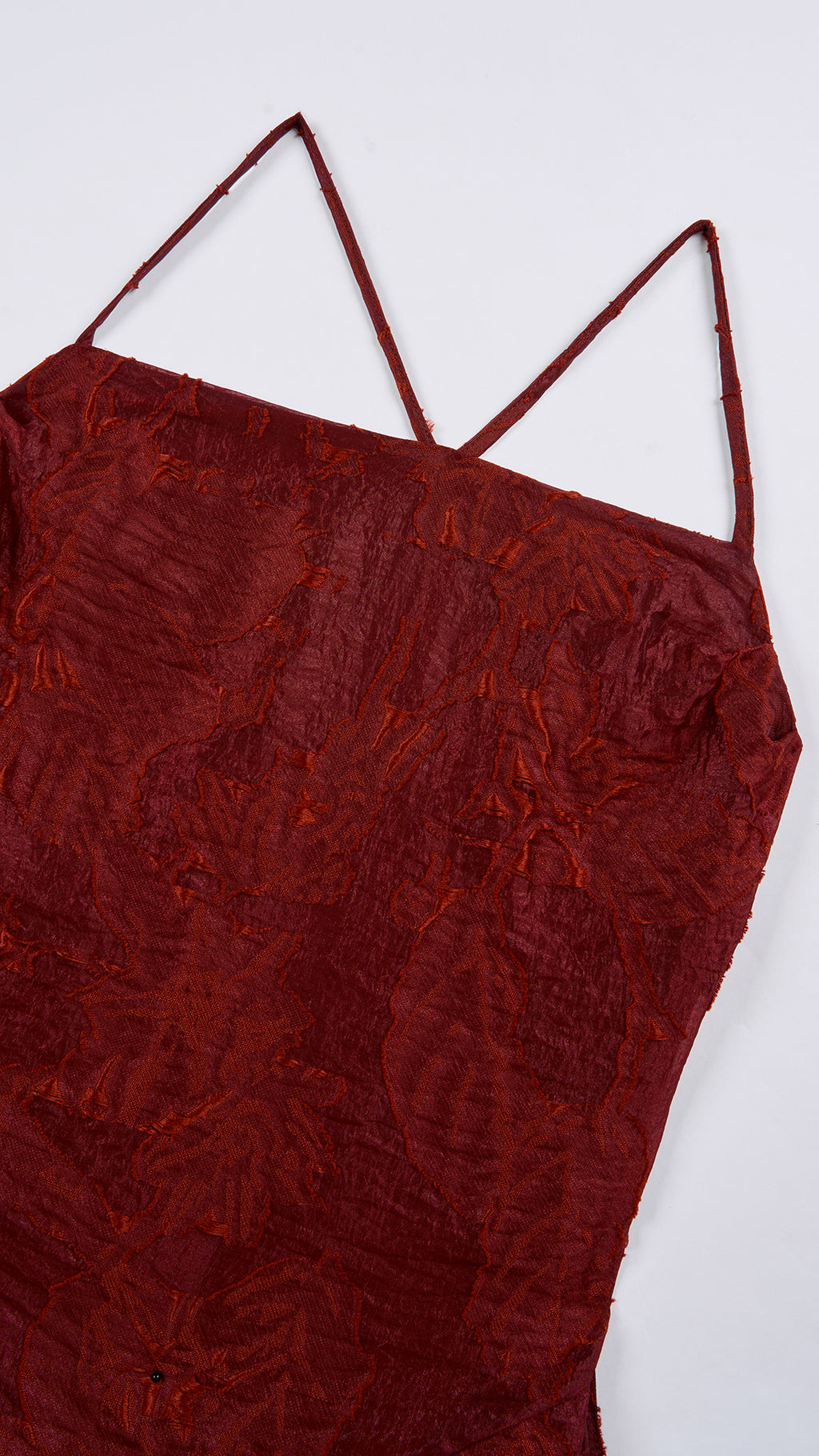 Abito midi elegante a spalline sottili con scollo a fascia, tessuto jacquard floreale e dettaglio a croce sul retro（副本）