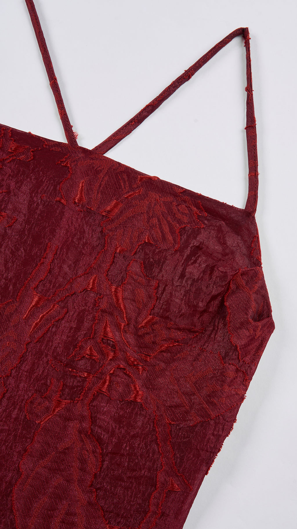 Abito midi elegante a spalline sottili con scollo a fascia, tessuto jacquard floreale e dettaglio a croce sul retro（副本）