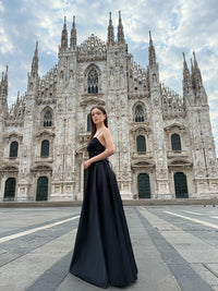 Abito Lungo Elegante in Raso con Spalline Sottili –  “Estella”