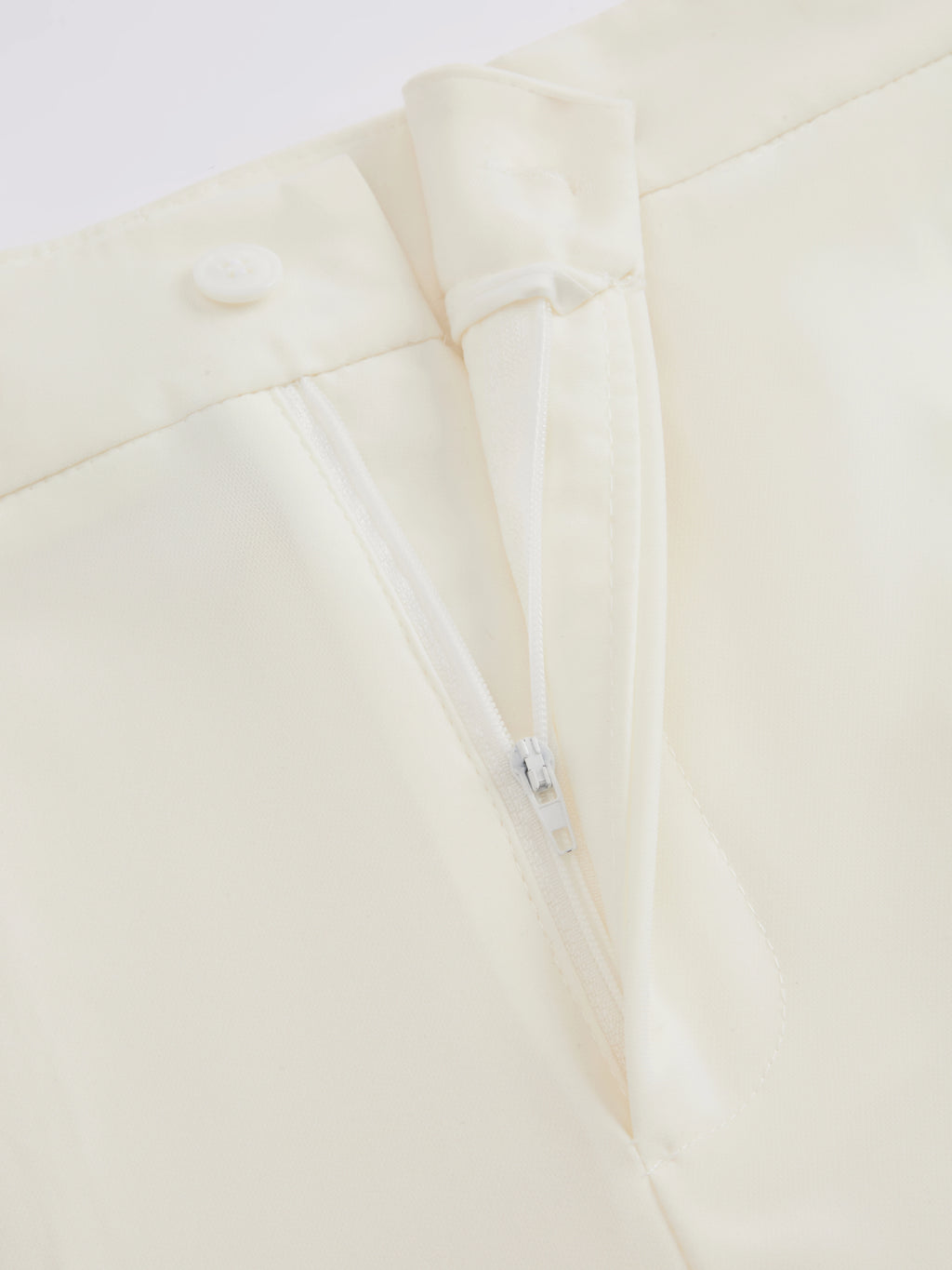 Set Blazer e Pantaloni Donna - Design con Pieghe Frontali per Stile Professionale