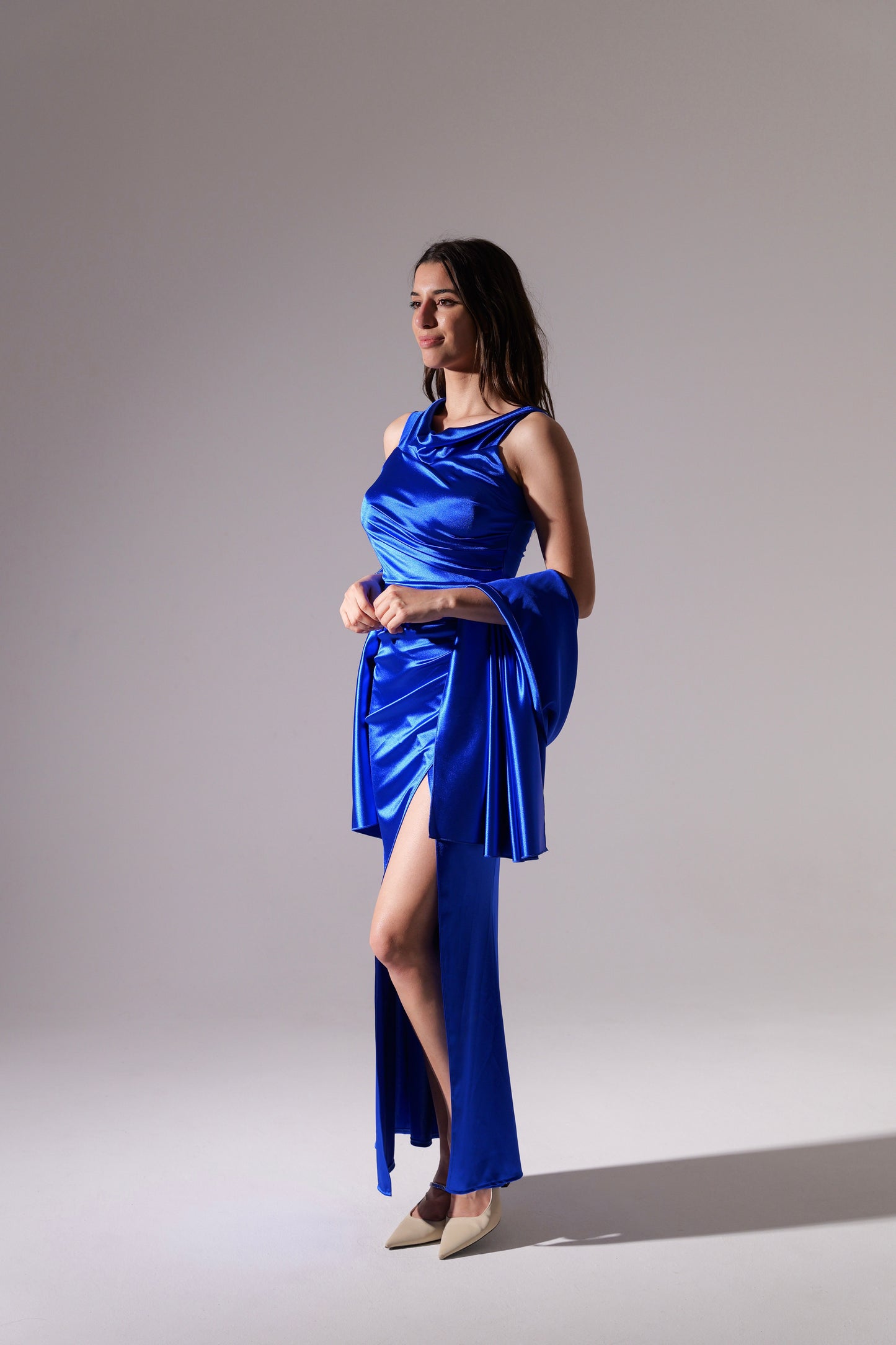 Abito lungo bluette in raso rinfrescante