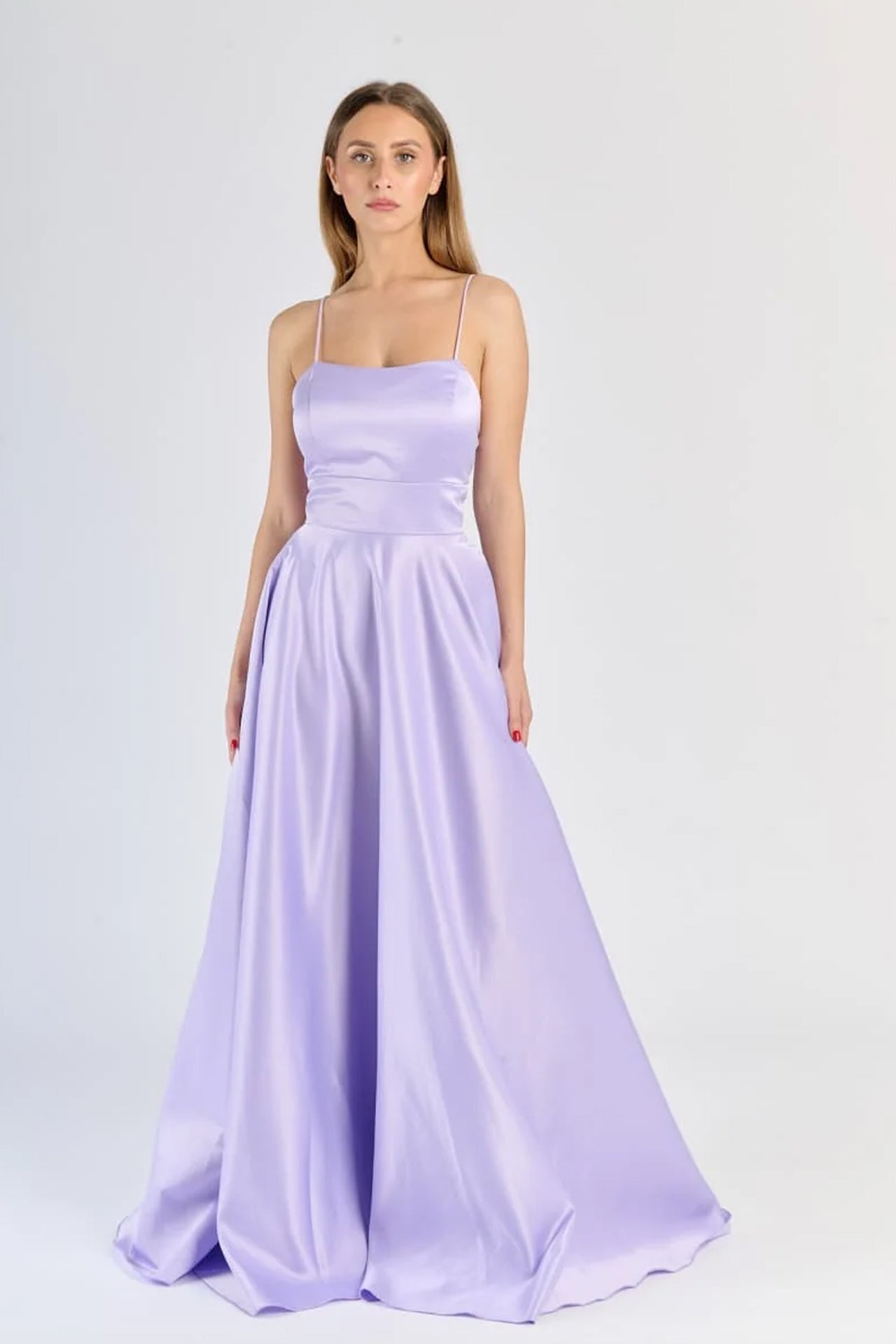 Abito Lungo Elegante in Raso con Spalline Sottili –  “Estella”