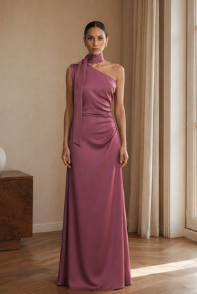 Abito Lungo Monospalla con Collarino e Fiocco in Satin - Eleganza per Matrimoni e Serate Speciali