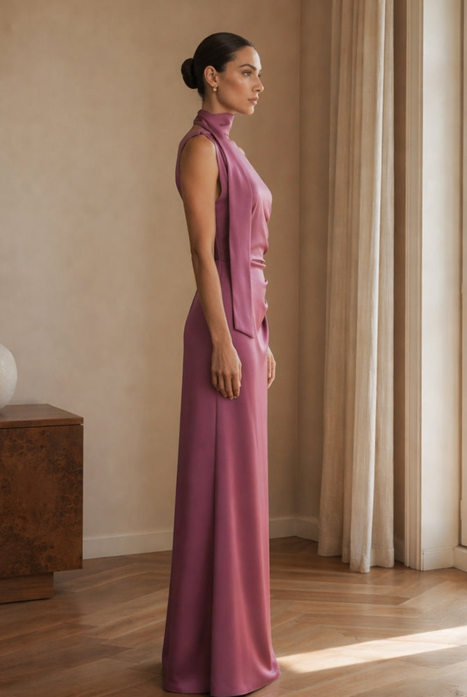 Abito Lungo Monospalla con Collarino e Fiocco in Satin - Eleganza per Matrimoni e Serate Speciali