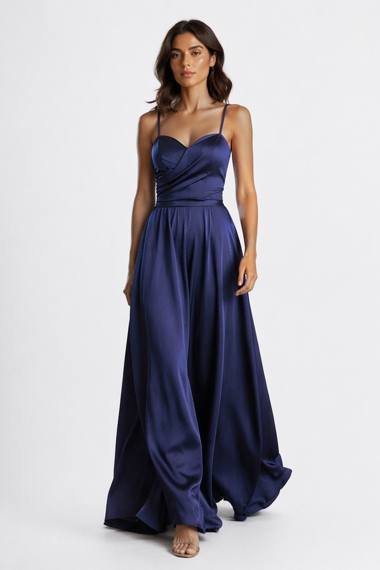 Abito Lungo a Spalline in Satin con Busto a Cuore - Eleganza per Matrimoni e Serate Speciali