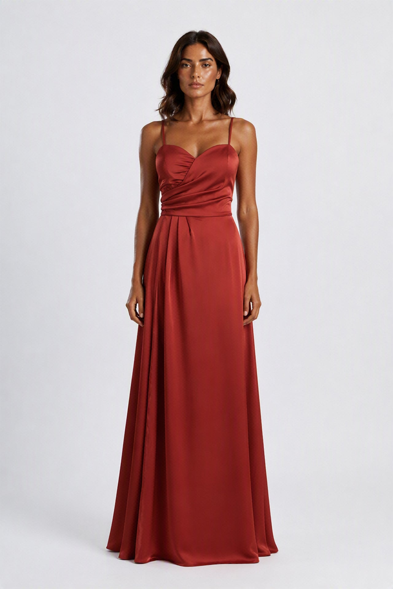 Abito Lungo a Spalline in Satin con Busto a Cuore - Eleganza per Matrimoni e Serate Speciali