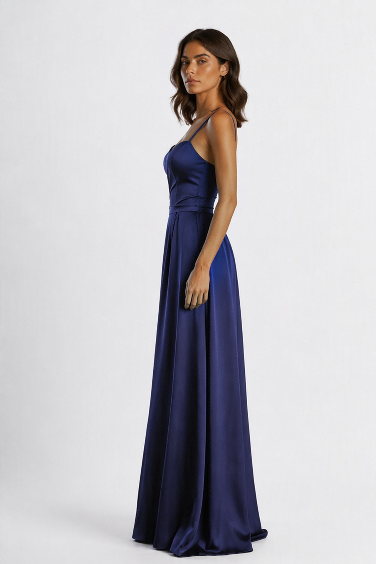 Abito Lungo a Spalline in Satin con Busto a Cuore - Eleganza per Matrimoni e Serate Speciali