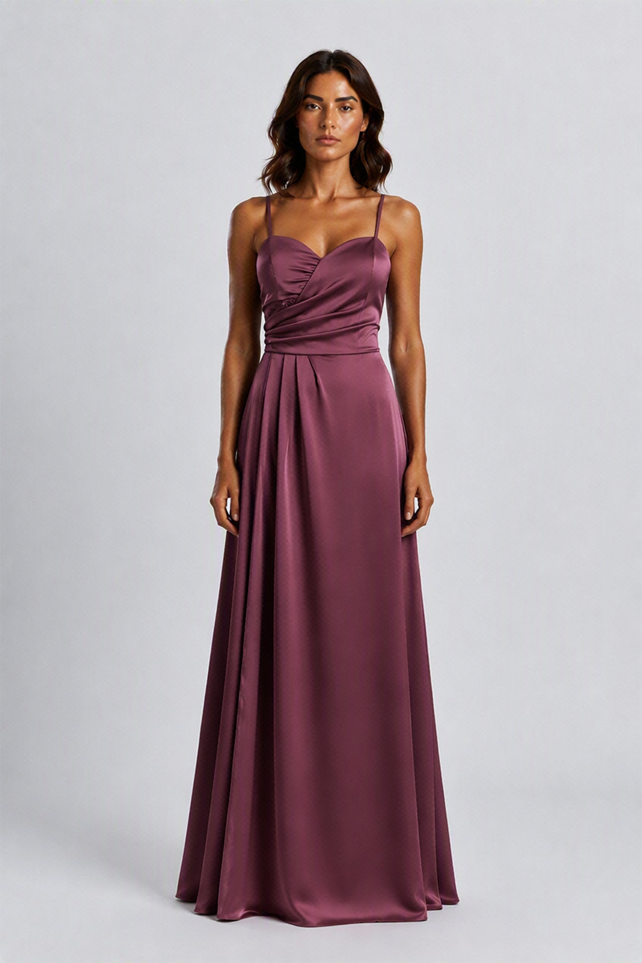Abito Lungo a Spalline in Satin con Busto a Cuore - Eleganza per Matrimoni e Serate Speciali