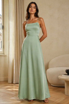 Abito Lungo in Satin con Spalline Sottili e Schiena a Croce - Eleganza per Matrimoni e Serate