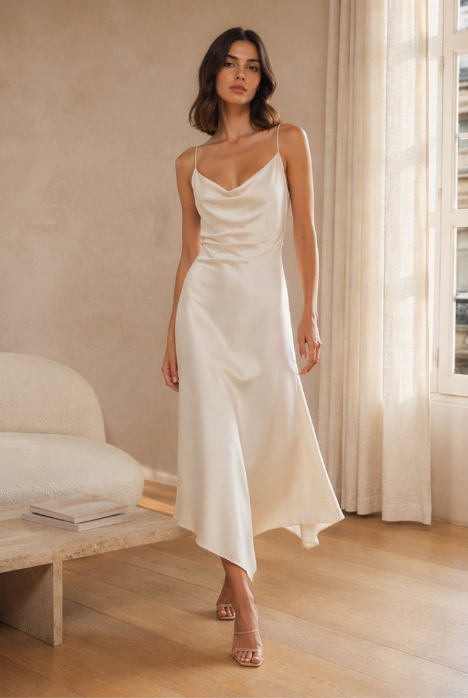 Abito Midi in Satin con Scollatura a Collo d'Anatra e Spalline - Eleganza Asimmetrica per Serate