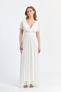 Abito bianco in tulle, scollo a V, maniche chiffon, stile purista