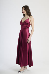 Abito da cerimonia ciliegio, perfetto per un look dolce e prestigioso.