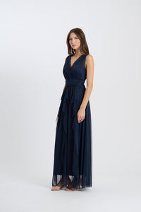 Abito da donna navy, lunghezza totale, design senza spalline, scollatura a V profondo per un look classico e glamour.
