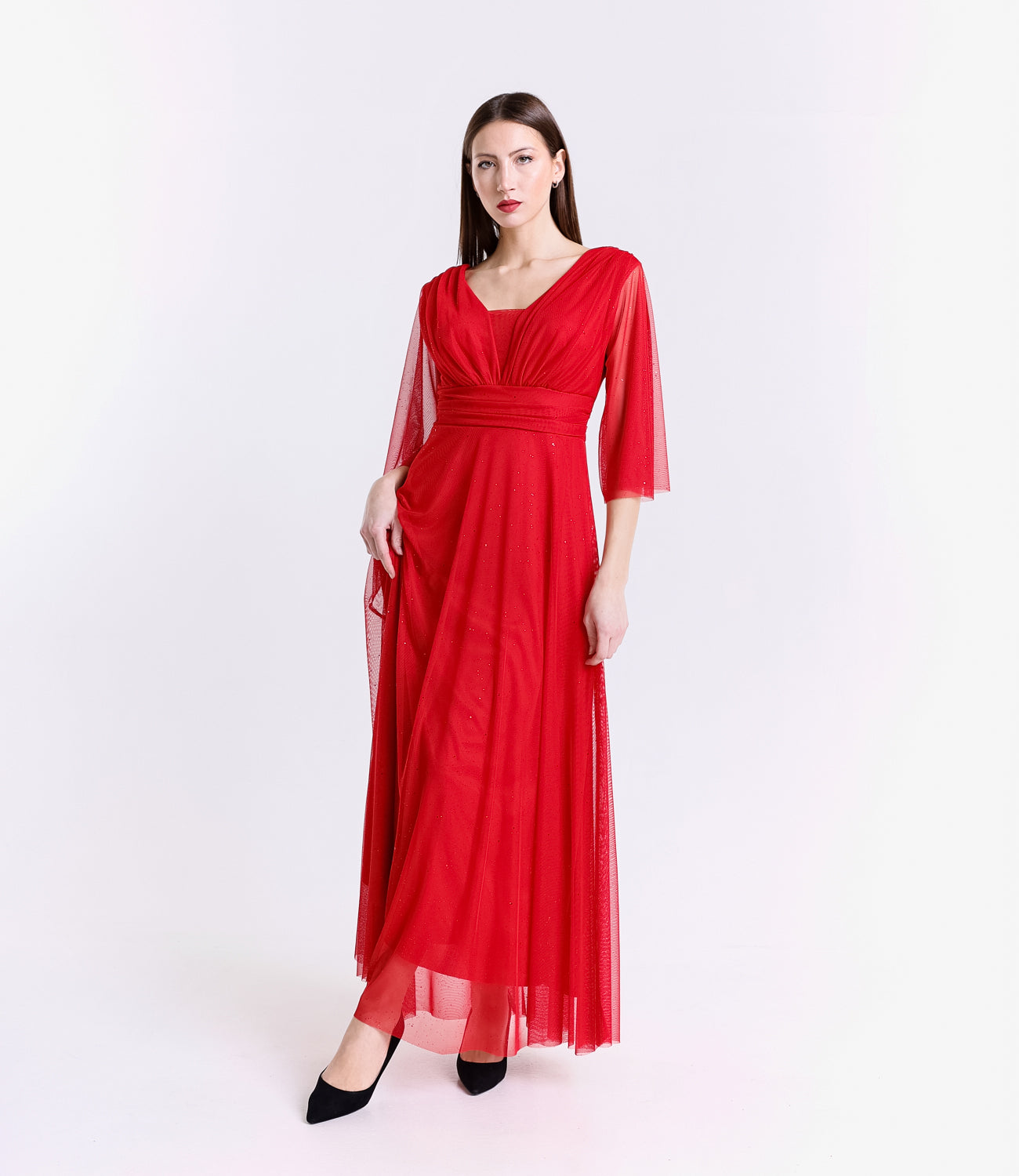 Abito da festa rosso con fascia in vita e maniche a campana di tulle