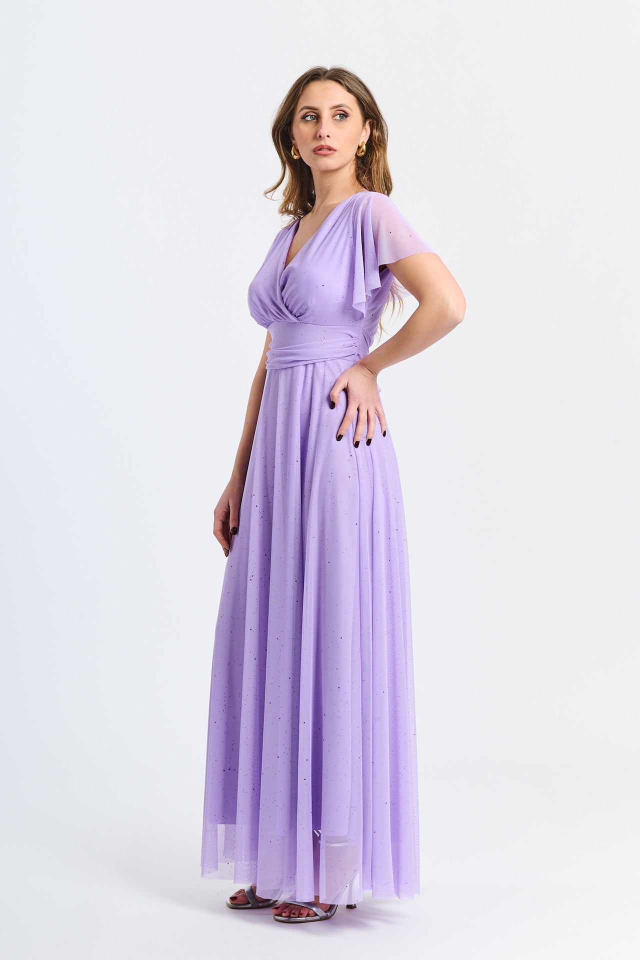 Abito lilla con maniche corte, colore romantico e delicato