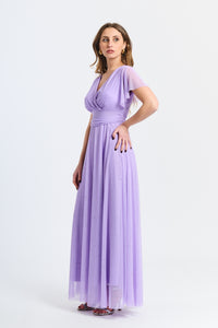 Abito lilla con maniche corte, colore romantico e delicato