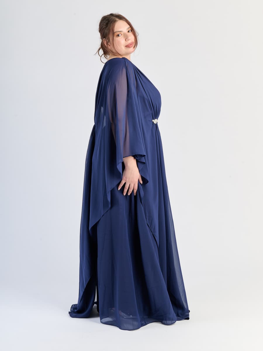 Abito lungo Blu scuro con maniche avvolgenti e struttura accattivante