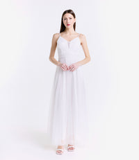 Abito lungo bianco in tulle puro, spalline sottili e scollo a V